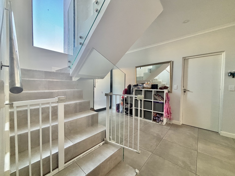 4 Bedroom Property for Sale in Sandown Western Cape